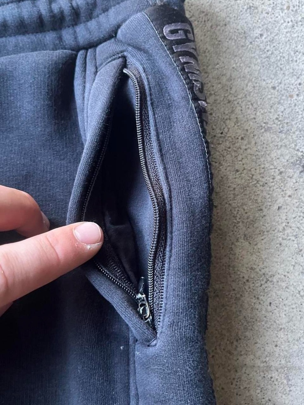 OG Gymshark joggers - Picture 3 of 4